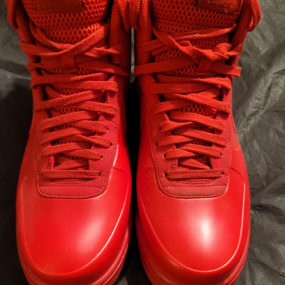 Nike Foamposite " Red" size 10.5